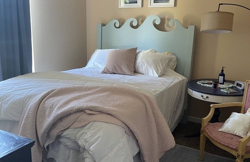 Bluffton House | Pet friendly Downtown, historic bluffton home