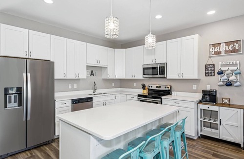 East Hill House | Pet Friendly East Hill New Build - Walk to Graffiti Bridge - Close to Downtown and Pensacola Beach