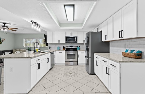 Port Charlotte Villa | Pet Friendly Family Villa ~ Pool ~ Waterfront ~ Quiet Neighborhood