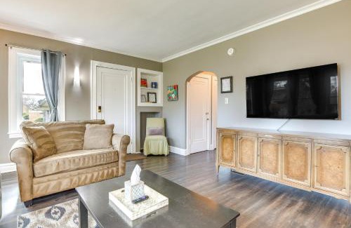 Evanston Apartment | Pet-Friendly Family Apartment - Near NU Campus!
