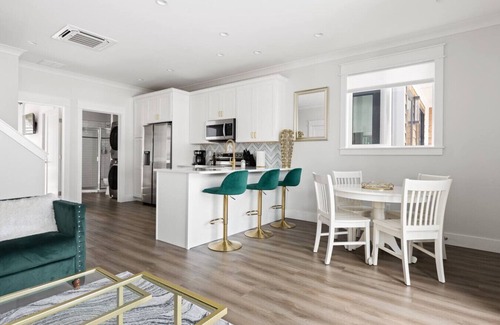 River District Boat Rental | Pet Friendly Floating Villa - Inspiration at The Cove - Downtown Wilmington