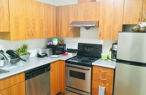 Central Apartment | Pet Friendly Furnished 2 Bedroom@440 Richards