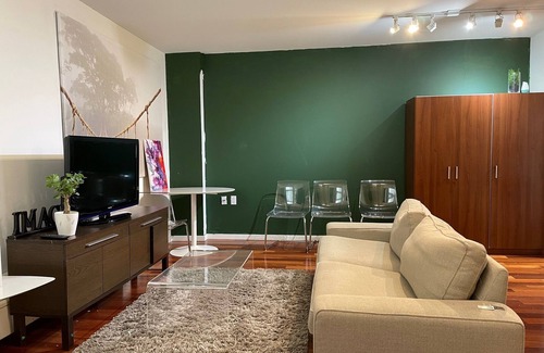 Central Apartment | Pet Friendly Furnished 2 Bedroom@440 Richards