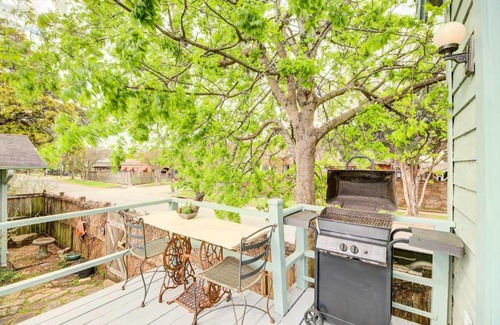 Woodland Heights Apartment | Pet-Friendly Garden Studio in Woodland Heights!