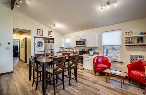 Albrightsville House | Pet friendly Getaway with Hot tub, Big Boulder, Jim Thorpe, Pocono Raceway