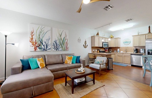 Corpus Christi Condo | Pet Friendly, Golf Cart Accessible, Shared Heated Pool