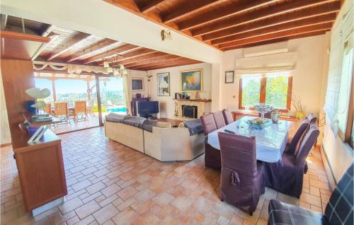 Kato Diminio House | Pet Friendly Home In Kiato With Sauna