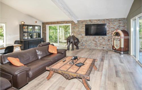 Trets House | Pet Friendly Home In Trets