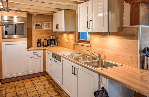 Weris House | Pet friendly home in Wéris with WiFi