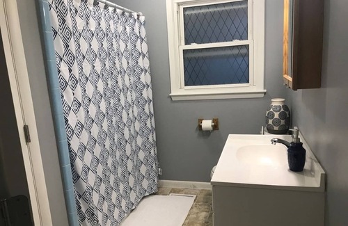 Clayton House | Pet Friendly Home Mins from DT Clayton