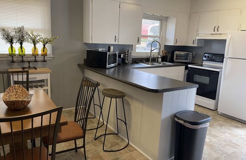 Clayton House | Pet Friendly Home Mins from DT Clayton