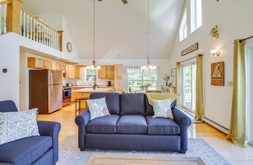 Conway House | Pet-Friendly Home w/Hot Tub Near Cranmore!
