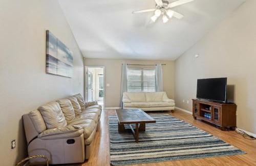 Mariner House | Pet-Friendly Home with Backyard in Cape Coral!