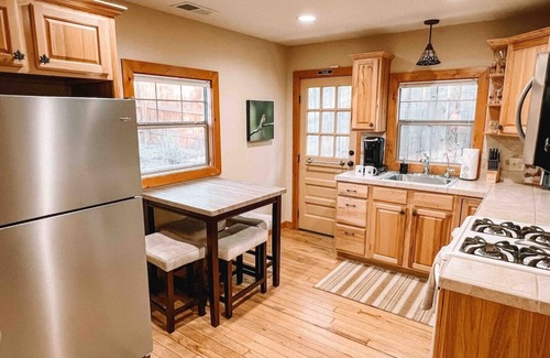 Ruidoso Cabin | Pet Friendly | Hot Tub | Close to Nature Trails