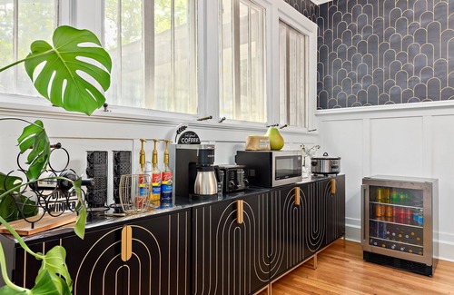 Columbus House | Pet-Friendly I 12 min to Ft Benning I Outdoor Bar