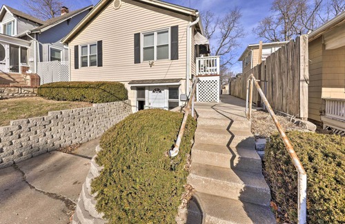 Rosedale Apartment | Pet-Friendly Kansas City Vacation Rental!
