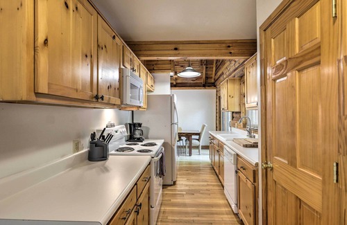Lake Oconee Cabin | Pet-Friendly Lake Oconee Cabin w/Boat Dock!