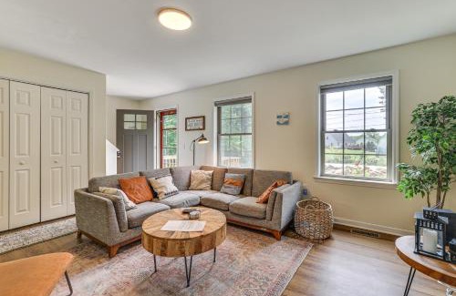 Gilman House | Pet-Friendly Lebanon House with Lake Access!