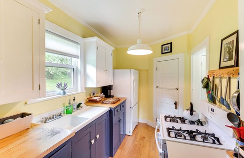 Penobscot Cottage | Pet-Friendly Maine Cottage By Northern Bay