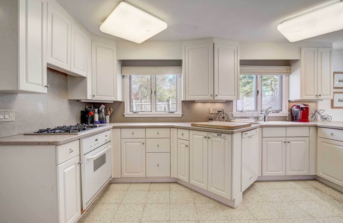 Marblehead House | Pet-Friendly Marblehead Home Near Preston Beach!