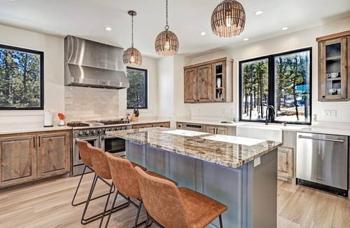 Angel Fire House | Pet Friendly | Minutes to Lift | Hot Tub | Blue Mountain Escape