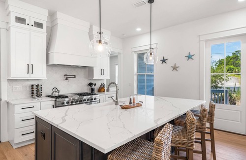 Lakeside at Blue Mountain Beach House | Pet Friendly New Build 2 Min from Beach - Must See