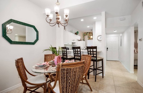 Marco Island Condo | Pet Friendly, Nightly CONDO! In-Unit Laundry, WiFi & Beach Gear; Walk to Dining/Shops (1 of 2 units)