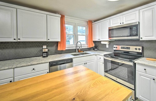Norfolk - Virginia Beach House | Pet-Friendly Norfolk Home w/ Patio!