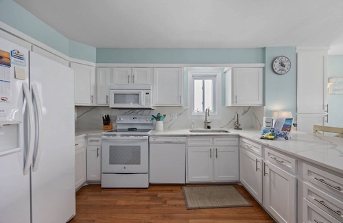 Surfside Beach Condo | Pet Friendly Oceanfront 2BR Corner Unit SP301