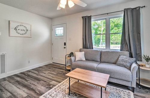 Knoxville House | Pet-Friendly Pad ~ 3 Mi to Dtwn Knoxville!