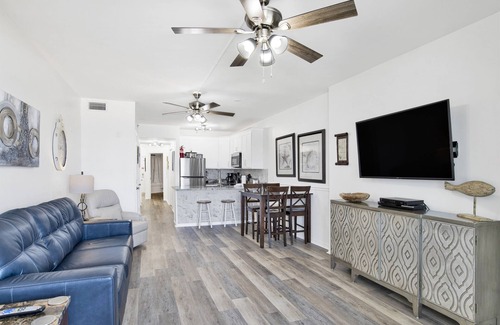 Gulf Shores Condo | Pet-Friendly Paradise | Great Views | Beachfront
