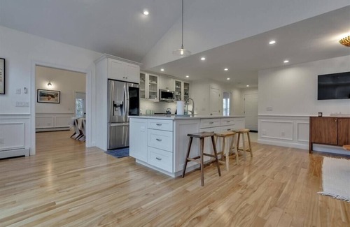 Kennebunkport House | Pet Friendly! Perfectly Located in Kennebunkport!