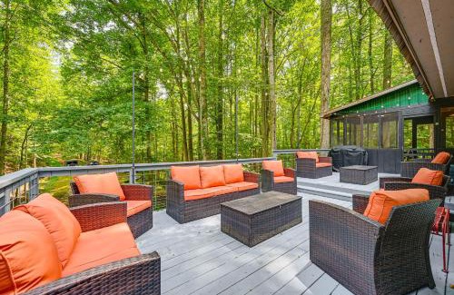 Henry House | Pet-Friendly Philpott Lake Cabin Hiking and Boating