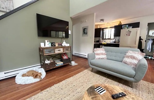 Tobyhanna Ski Chalet | Pet Friendly, Pocono Chalet, Lake Community