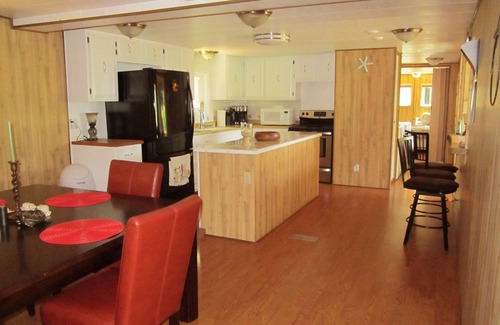 Brookings House | Pet Friendly, Private Home With Garden-Like Yard- WINTER RATE SPECIALS!