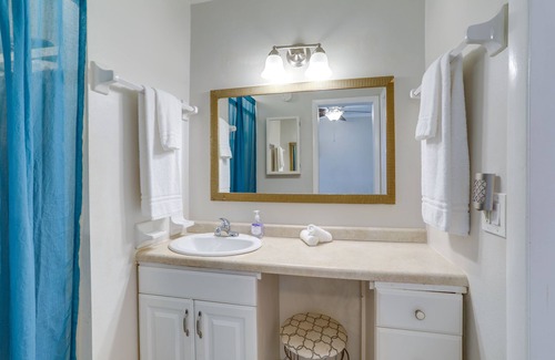 Sunset Reef Cottage | Pet-Friendly Redington Shores Home w/ On-Site Dock