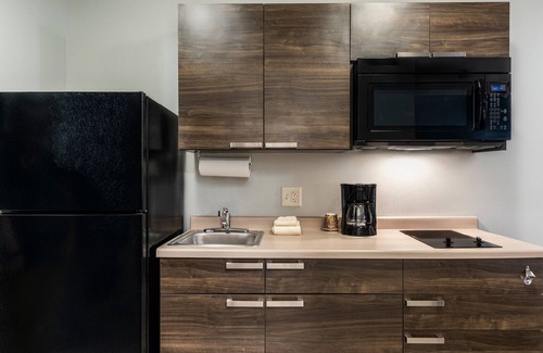 Idaho Falls Hotel | Pet-Friendly Room Ideal for Family Adventures Near Idaho Falls Zoo