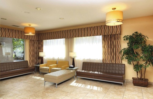 Rio Grande Hotel | Pet-friendly Stay Featuring Indoor Pool, Sauna & Free Breakfast l 2 Rooms