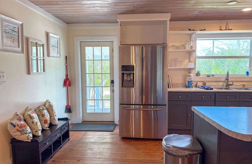 St. George Island House | Pet Friendly Sleeps 9 Golf Cart Hot Tub - Weekly Discounts