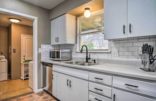North San Antonio - SAT House | Pet-Friendly San Antonio Home w/ Patio!