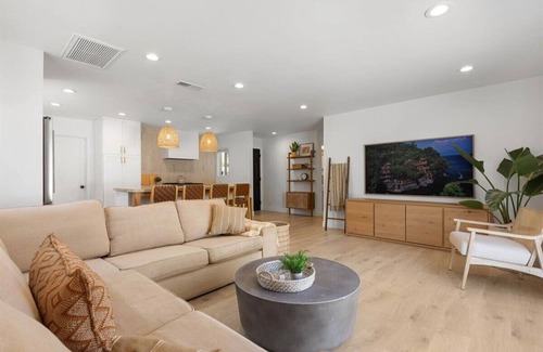 Loma Alta House | Pet Friendly, Single Story Home with Large Yard, 10 min from the beach