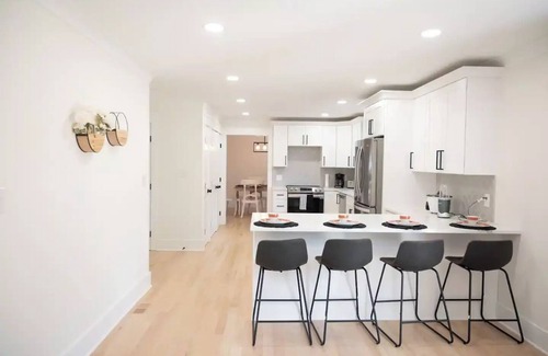 Matthews House | PET FRIENDLY - Southern Cape Cod Home