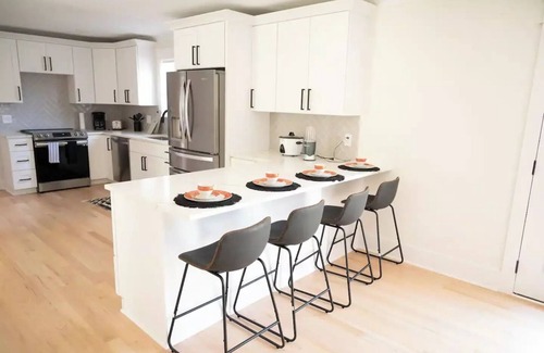 Matthews House | PET FRIENDLY - Southern Cape Cod Home