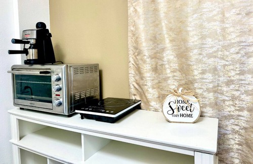 Paradise Hills Apartment | Pet-Friendly Studio with a Big Yard
