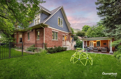 Lower Arapahoe House | Pet-Friendly! Stunning Home — Steps to Downtown, CU & Hiking Trails.