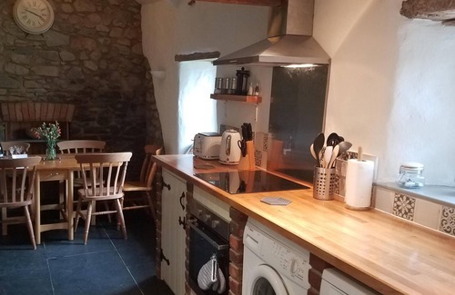 St Brides Other | Pet Friendly Traditional Pembrokeshire Farmhouse, close to Solva and coast.