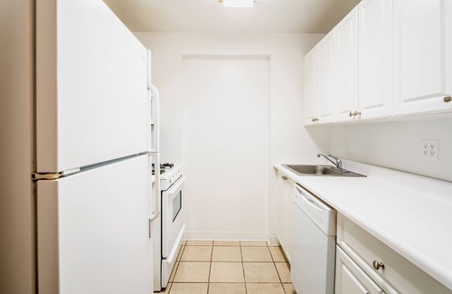 Central Park South Apartment | Pet-Friendly Upper East Side One Bedroom Apartment