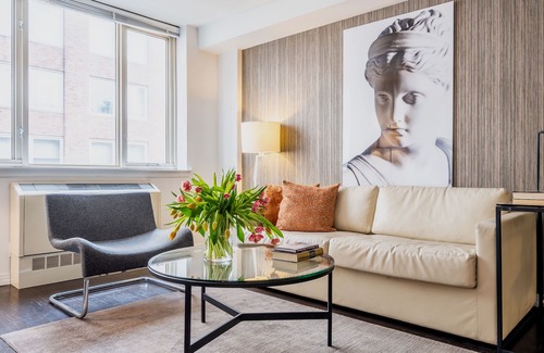Central Park South Apartment | Pet-Friendly Upper East Side One Bedroom Apartment
