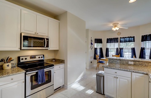 Hilton Head Island House | Pet Friendly! Available Wonderful Luxury 4 BR House Bikes & Beach Gear included