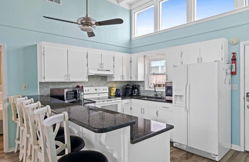 Ocean Isle Beach House | Pet Friendly w/Private Pool | Easy Beach Access